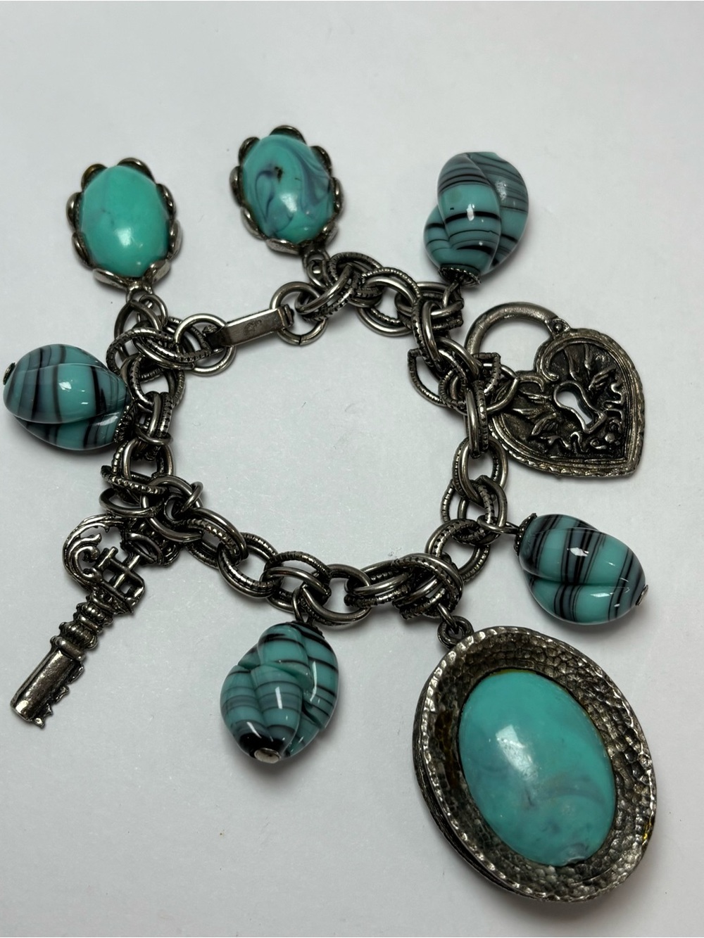 Vtg Brighton Turquoise Beaded Heart Charm Bracelet Toggle Closure Key Reverse